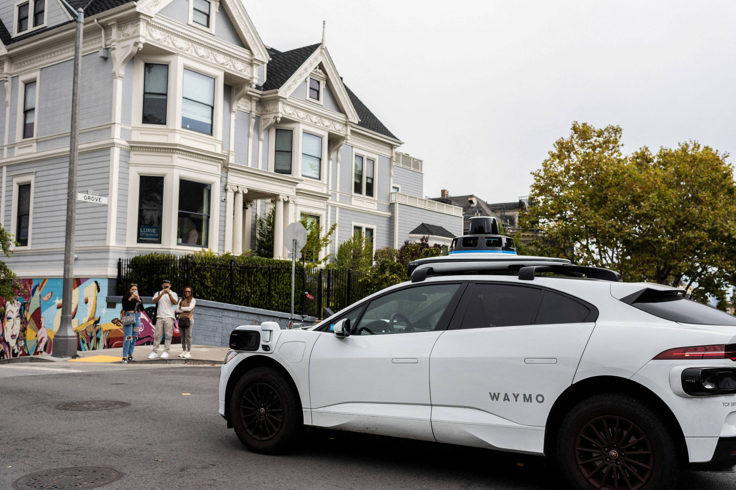 Táxis autonômos da Waymo receberam 589 multas em 2024 – 14/03/2025 – Mercado