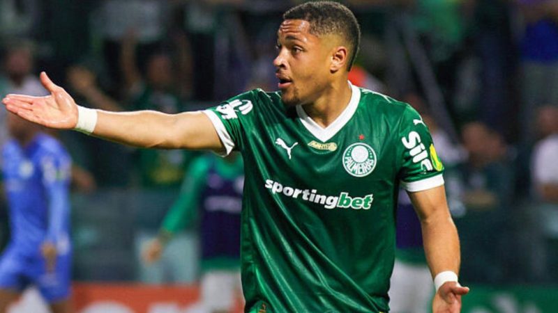 Vitor Roque busca fim de jejum contra o Corinthians
