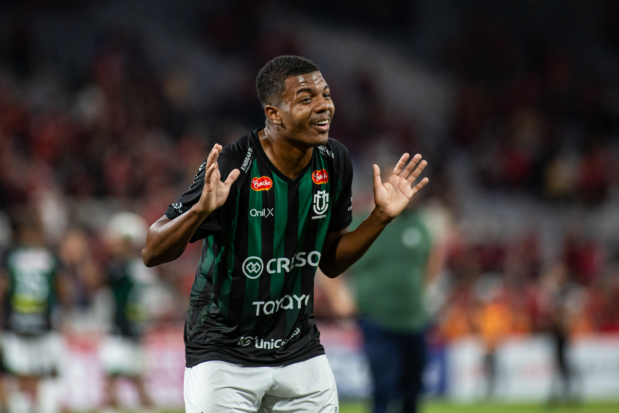carrasco de Athletico e Coritiba repete feito de 20 anos