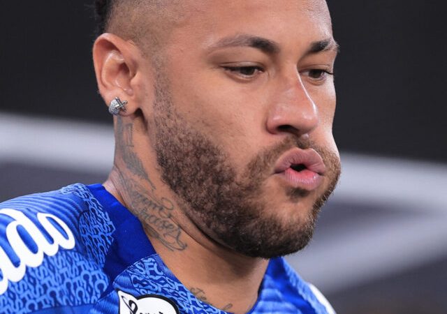 "Prioridade máxima" tirou Neymar de Corinthians x Santos