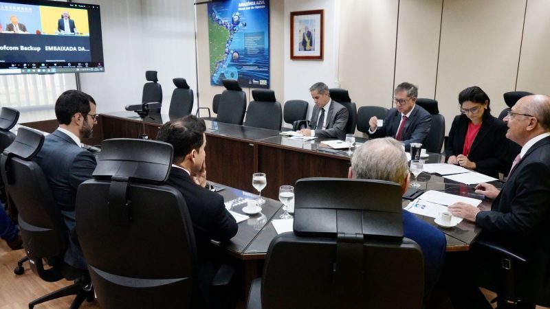 Alckmin e ministro chinês tratam de comércio em videoconferência