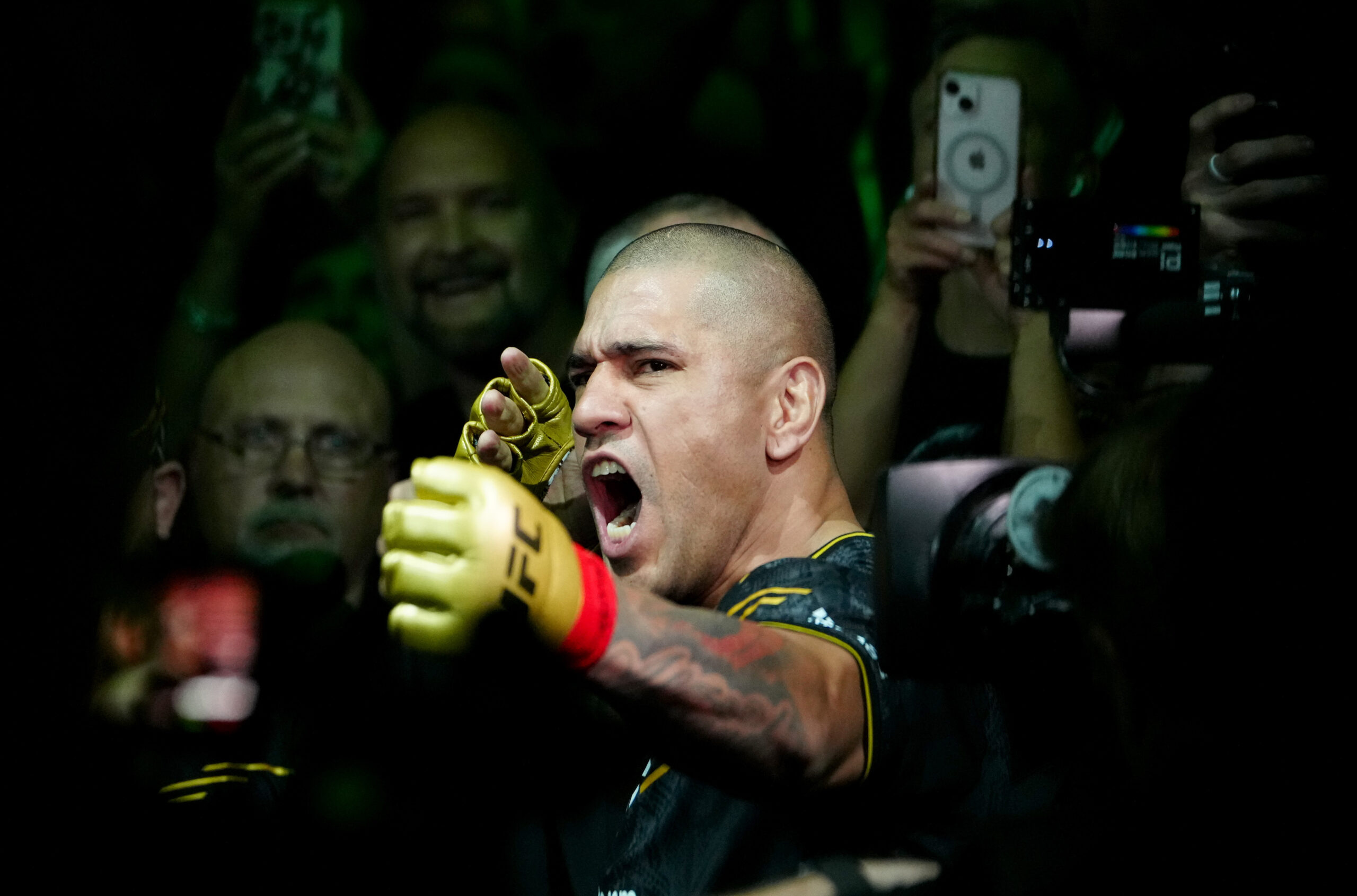 Alex Poatan treina com lenda aposentada do MMA; veja o vídeo