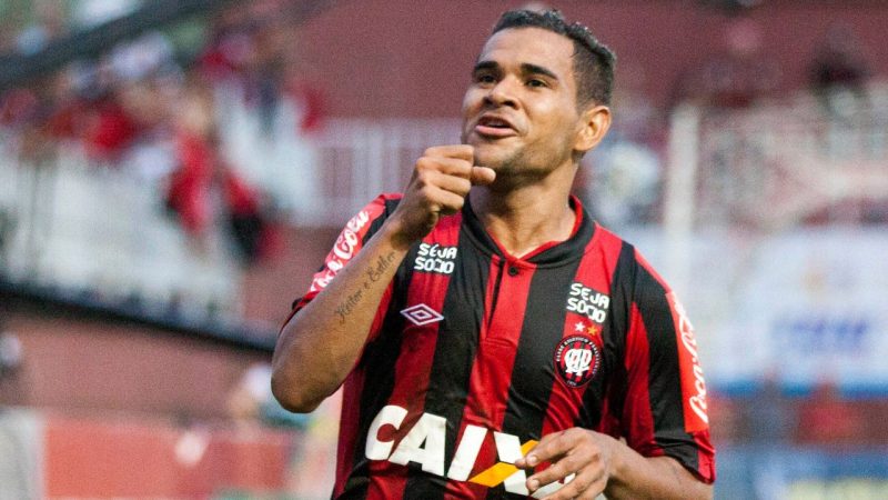 Athletico encara o Brusque sem ter perdido na Arena Joinville