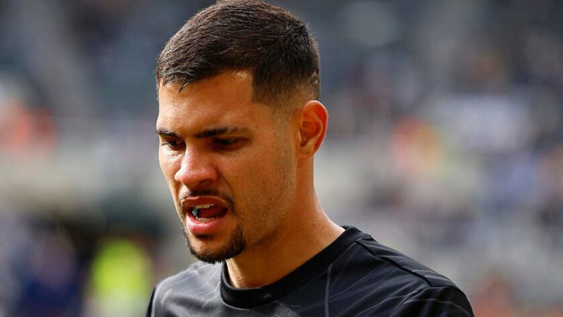 Bruno Guimarães faz apelo na seleção: “Precisamos de ajuda”