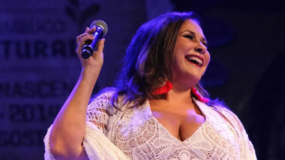‘Cantora dos papas’, Fafá de Belém lamenta morte de Francisco