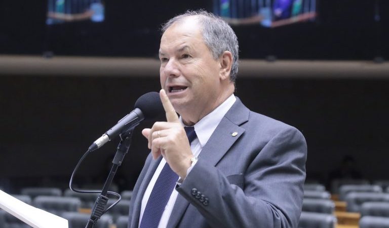 Comissão aprova incentivos fiscais para fórmulas destinadas a crianças alérgicas à proteína do leite – Notícias