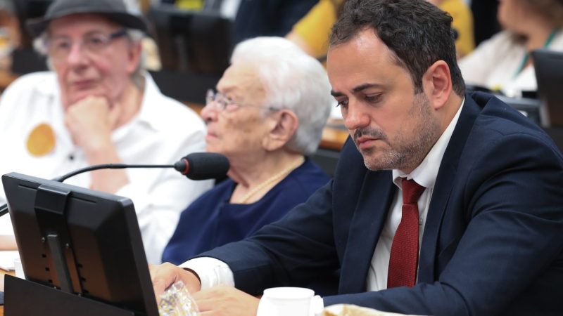 Conselho de Ética aprova cassação do mandato de Glauber Braga