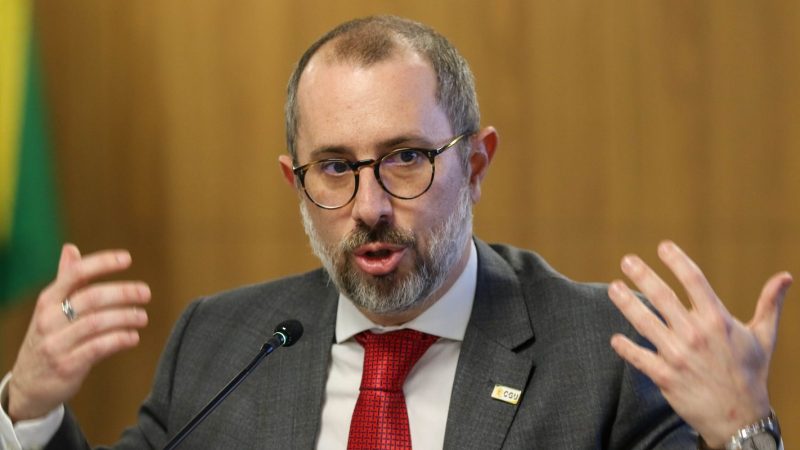 Descontos ilegais de aposentados do INSS serão devolvidos, diz governo