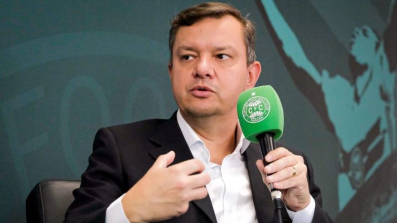 Entenda por que ex-presidentes renunciaram em conselho
