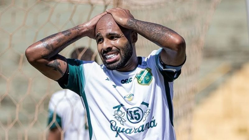 Ex-promessa do Athletico, Vinícius Jaú busca recomeço no Brasil