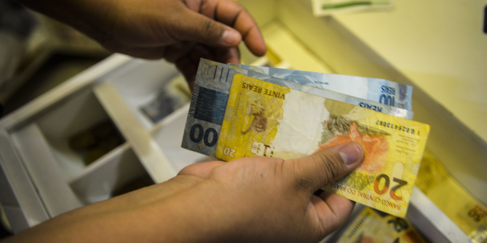 Governo propõe salário mínimo de R$ 1.630 em 2026