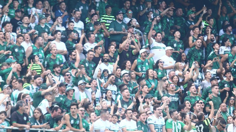 Invicto em casa, Coritiba tem os melhores públicos da Série B