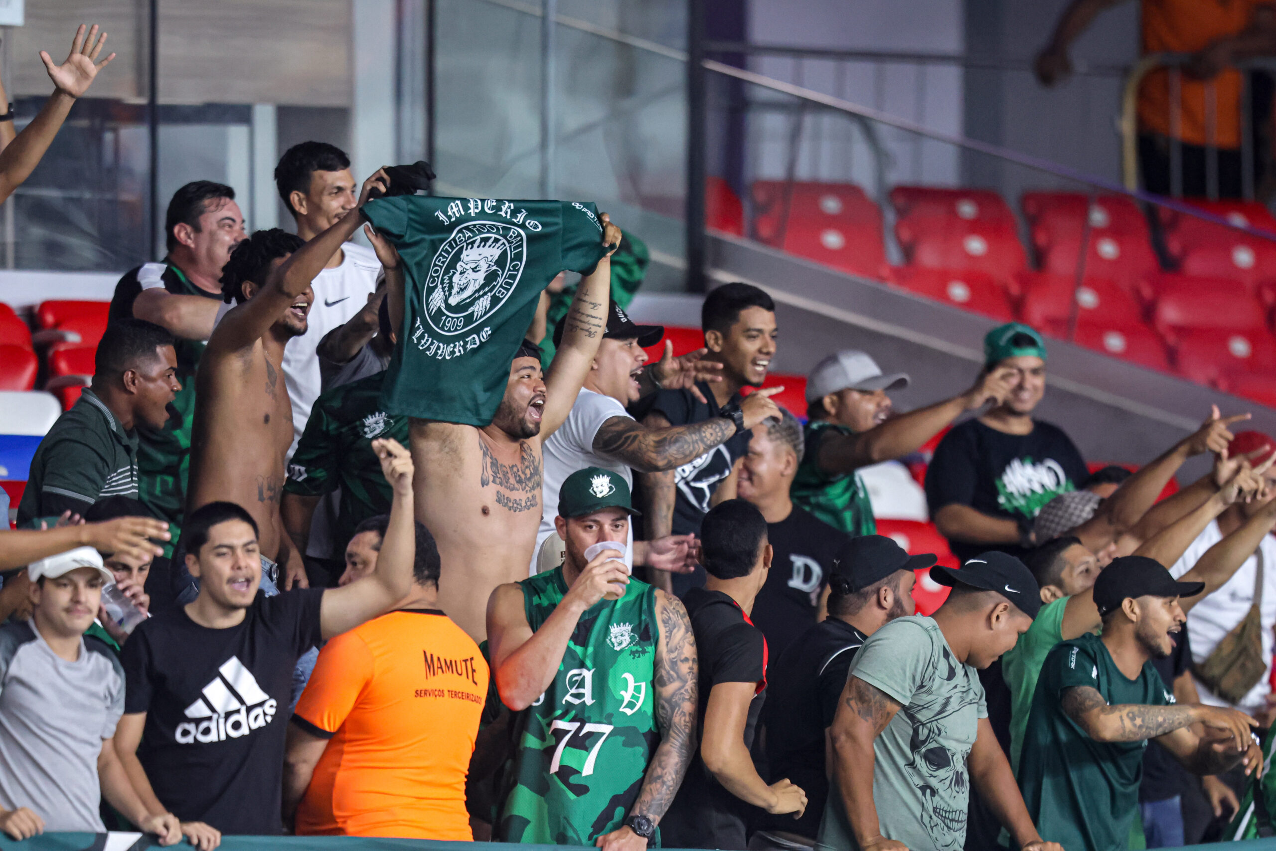 João Almeida volta após 43 dias e estreia na Série B