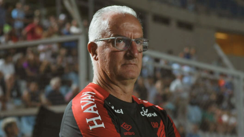Justiça condena Athletico por falsificação envolvendo analista de Dorival Junior