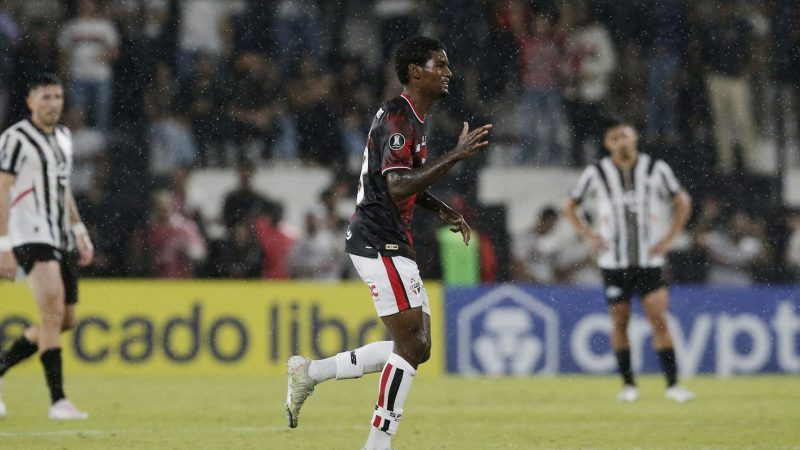 Libertadores: São Paulo supera Libertad e assume liderança do Grupo D