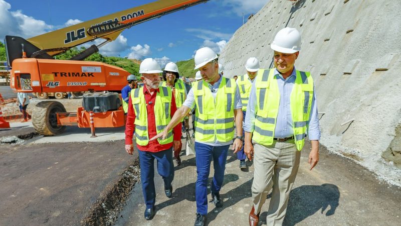 Lula visita trecho da Via Dutra que tem 25% das obras concluídas