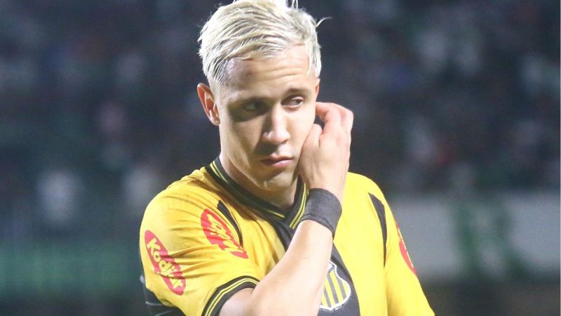 Matheus Frizzo e Robson são recebidos com vaias
