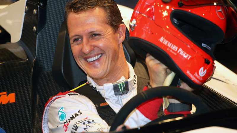 Michael Schumacher viaja de helicóptero por motivo nobre