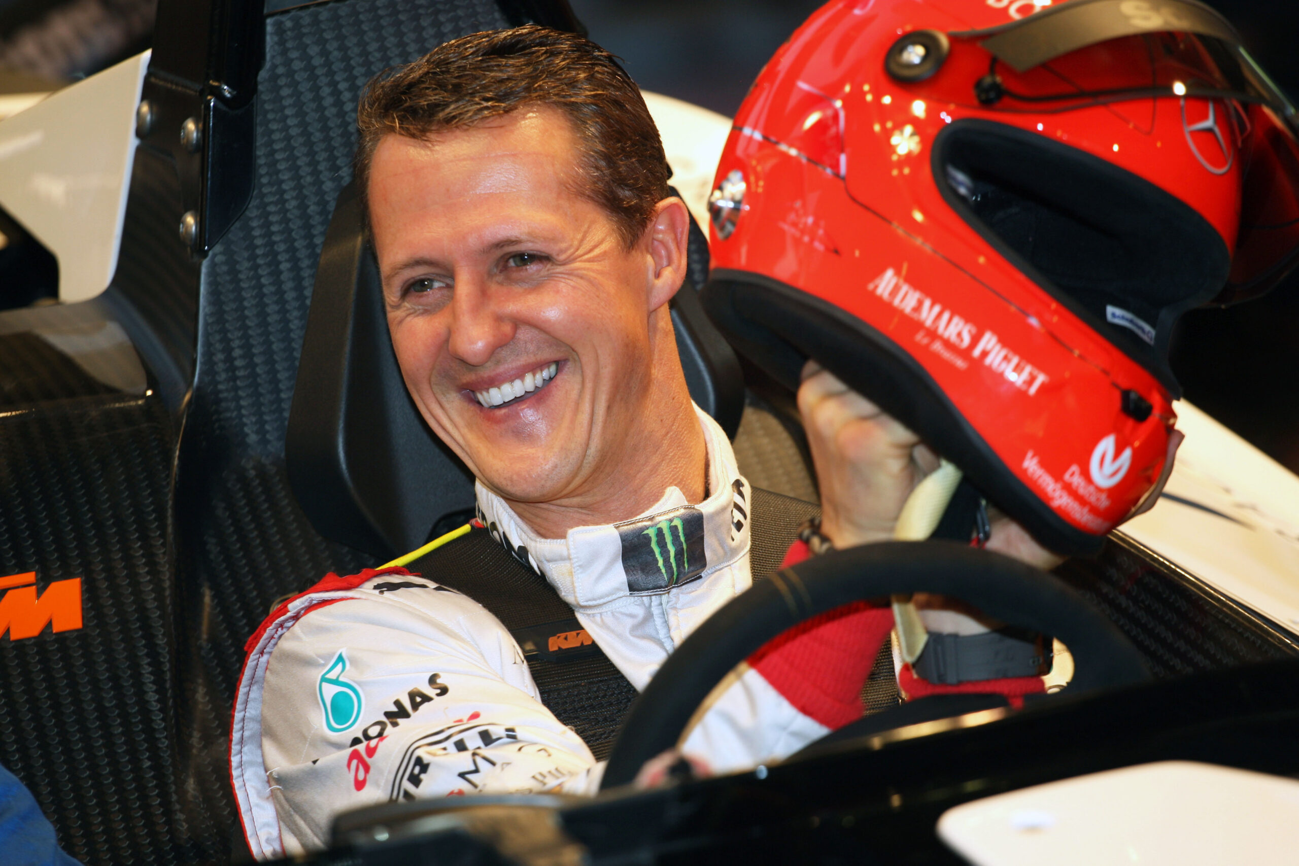 Michael Schumacher viaja de helicóptero por motivo nobre