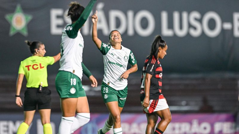 Palmeiras goleia Flamengo para liderar o Brasileirão feminino
