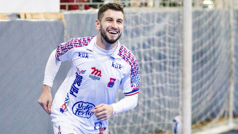 Paraná Clube lança camisa em homenagem a estreia na Série A