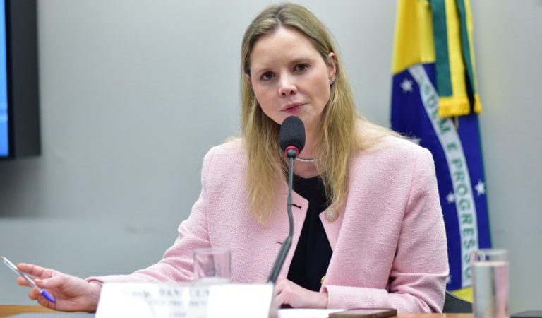 Projeto isenta de tributo as compras internacionais de até US$ 600 por ano – Notícias