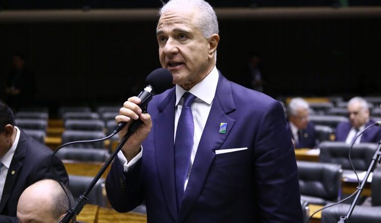 Projeto regulamenta formulação de gasolina e óleo diesel por empresas – Notícias