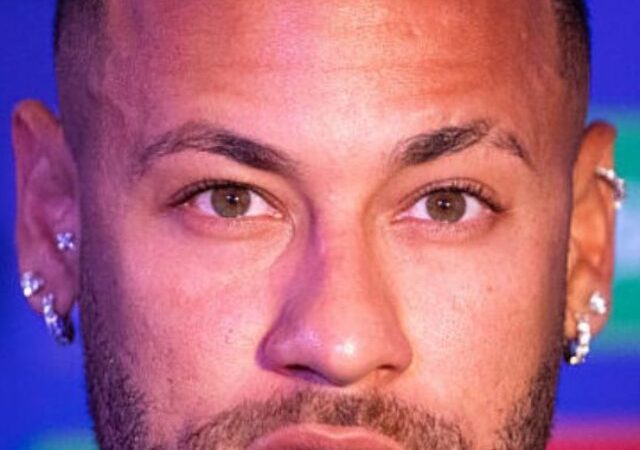 Rotina de Neymar fora do Santos gera revolta da torcida