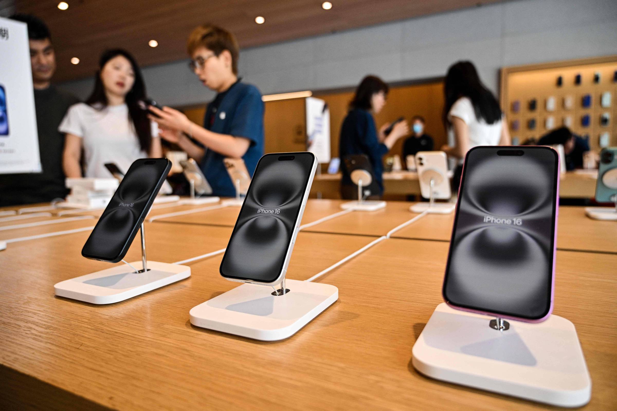Tarifas de Trump: Preço de iPhone nos EUA pode subir 90% – 10/04/2025 – Tec