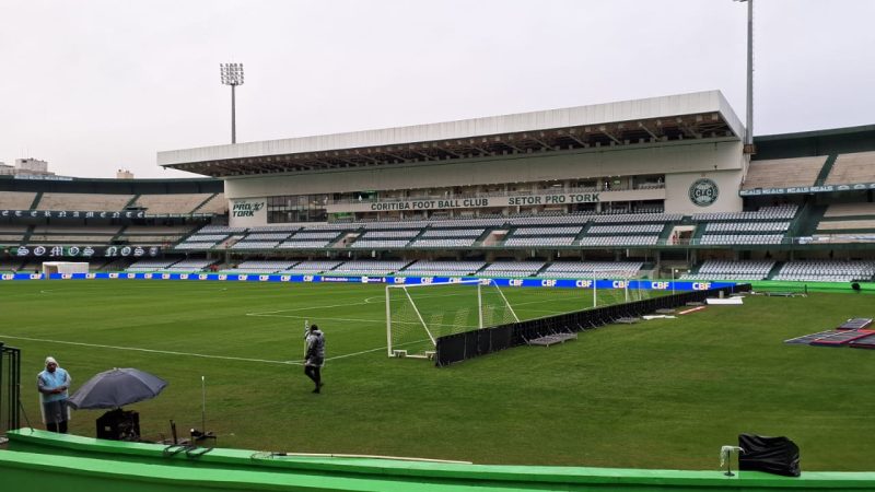 Torcedor é condenado por racismo contra jornalista em jogo do Coritiba