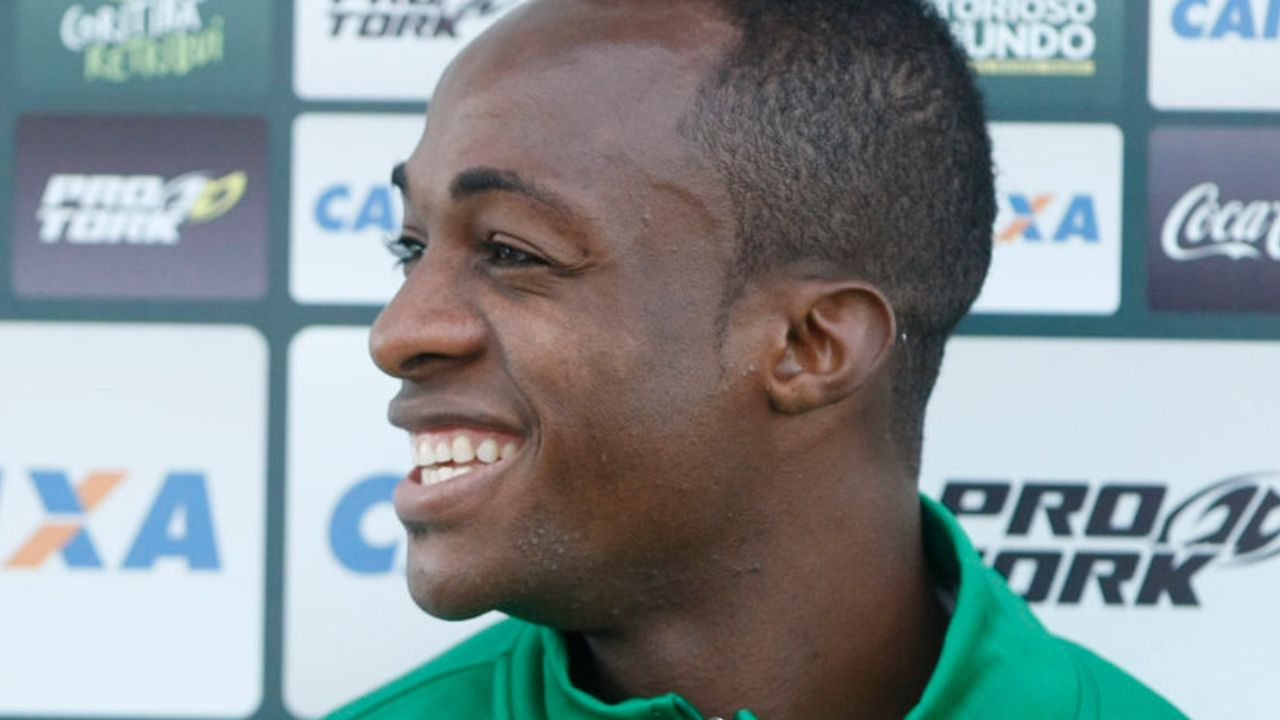 volante é top-3 em seleta lista de estrangeiros do clube