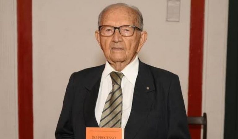 Comissão debate as contribuições de livro sobre o processo inflacionário – Notícias