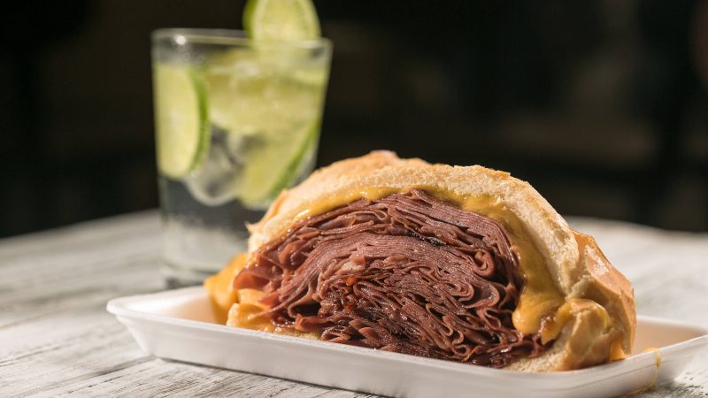 Como degustar um sanduíche de mortadela com elegância – 01/05/2025 – Cozinha Bruta