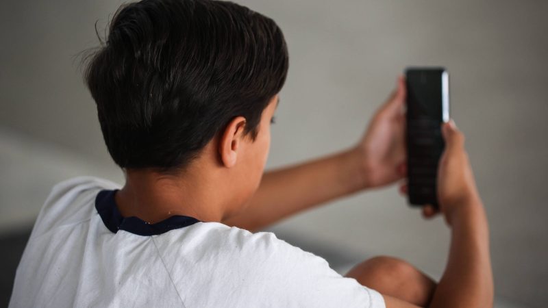 Criança do Brasil está entre as que mais acessam internet – 07/05/2025 – Tec