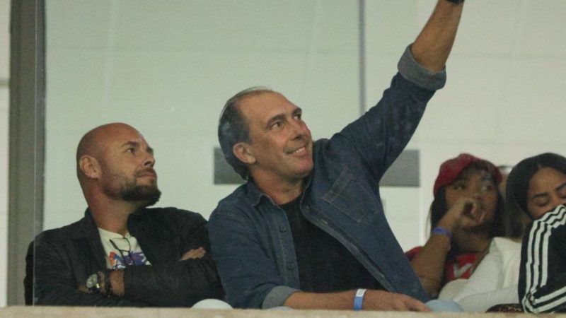 Desafeto de Petraglia, Paulo Baier tem nome gritado na Arena