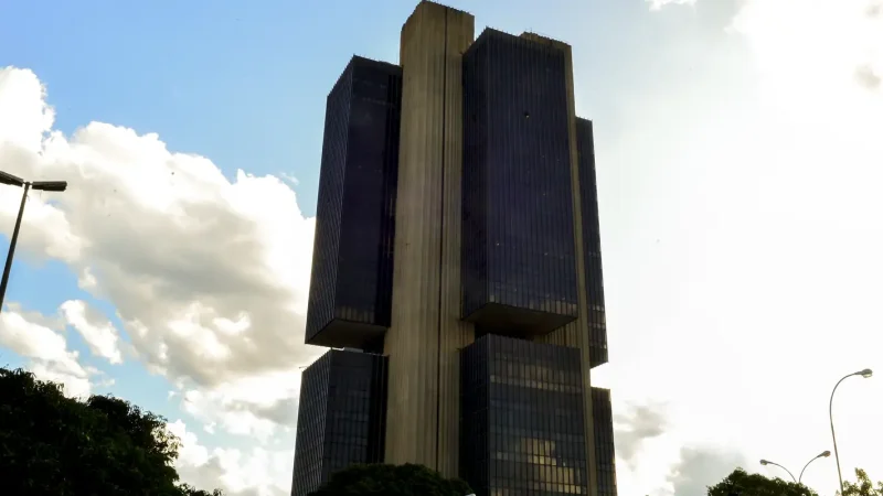 Entidades do setor produtivo criticam aumento da Selic