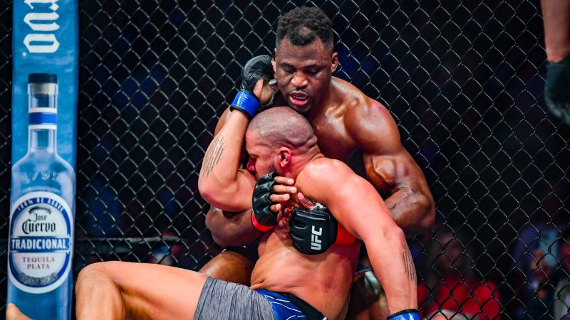 Francis Ngannou, lenda do MMA, atropela e mata jovem