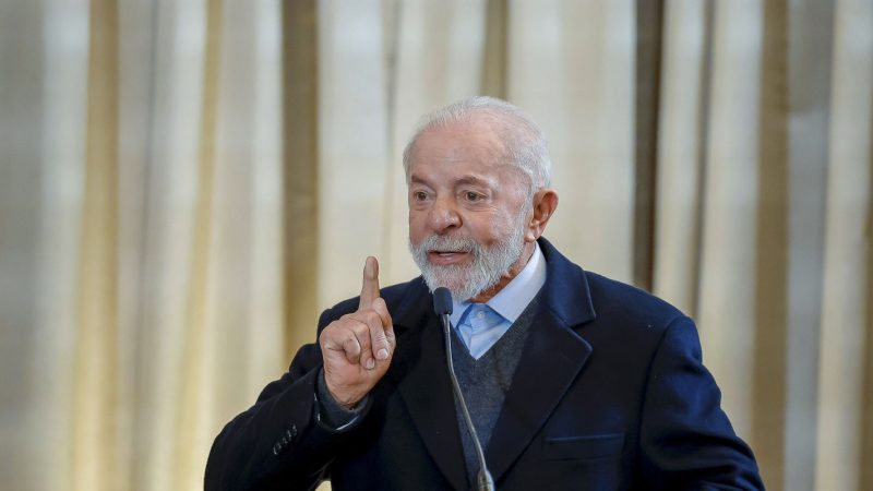 INSS: “poderia ter pirotecnia sem apurar. Houve seriedade”, diz Lula