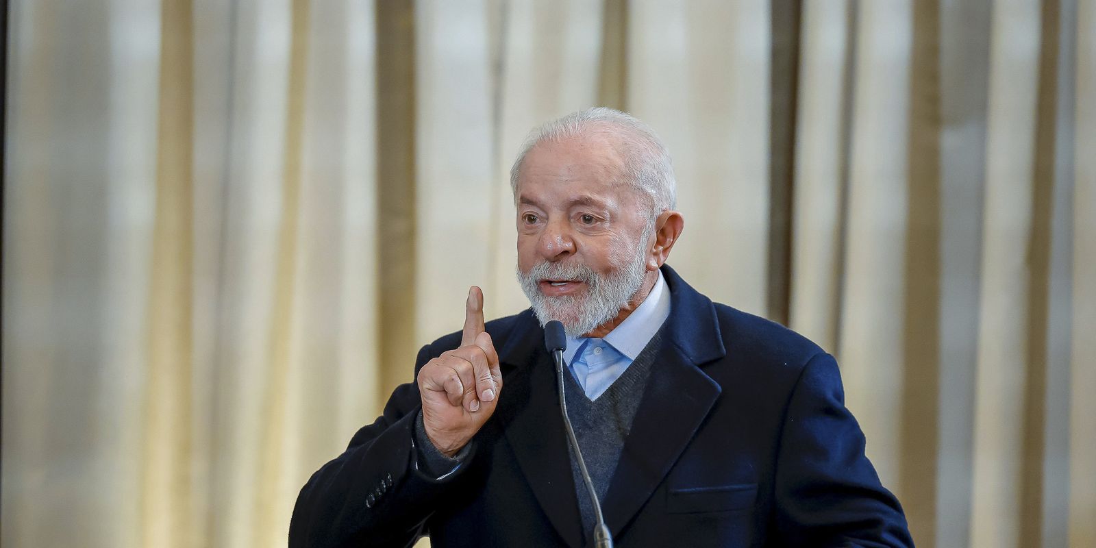 INSS: “poderia ter pirotecnia sem apurar. Houve seriedade”, diz Lula
