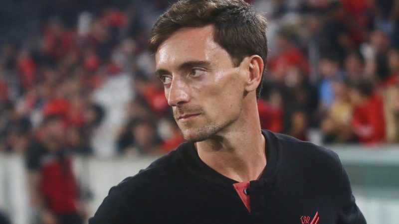 João Correia se torna técnico mais jovem da história