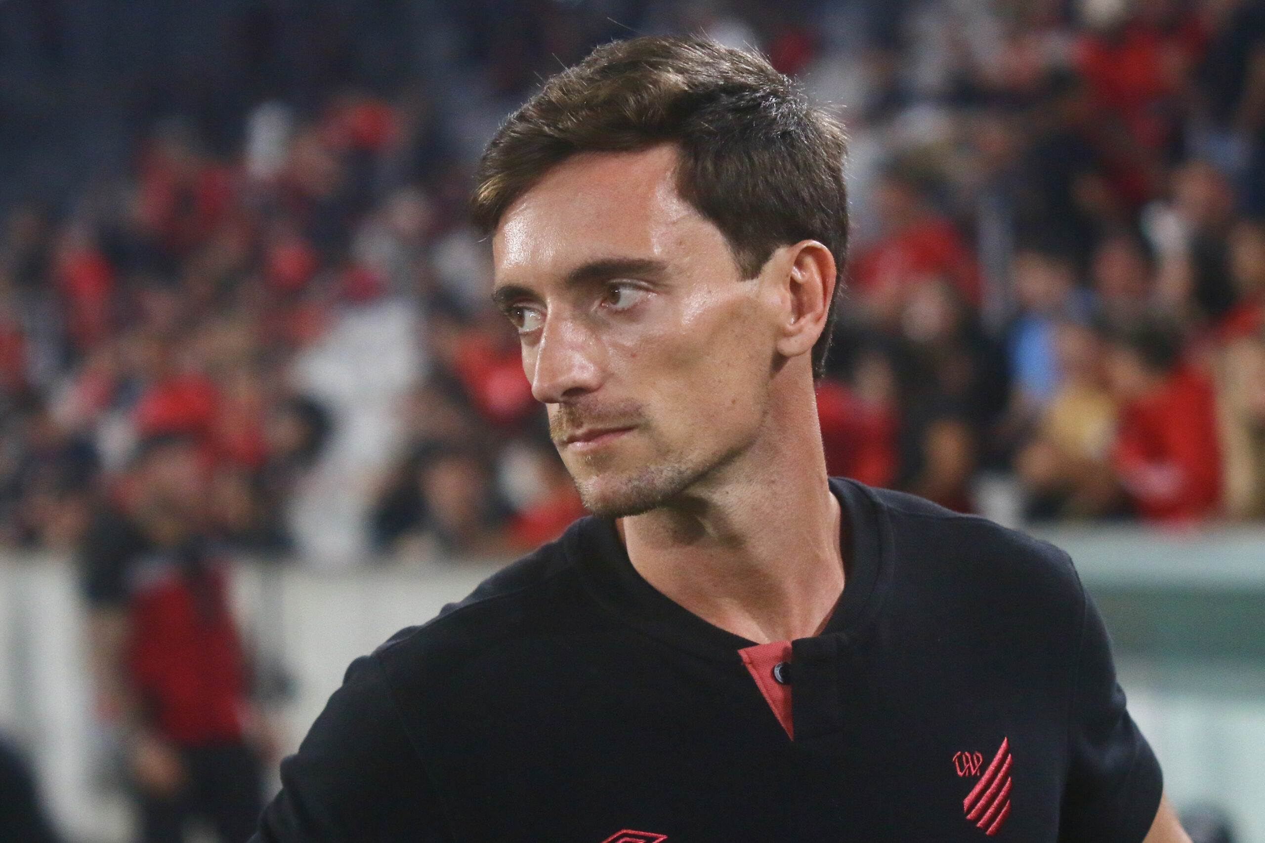 João Correia se torna técnico mais jovem da história