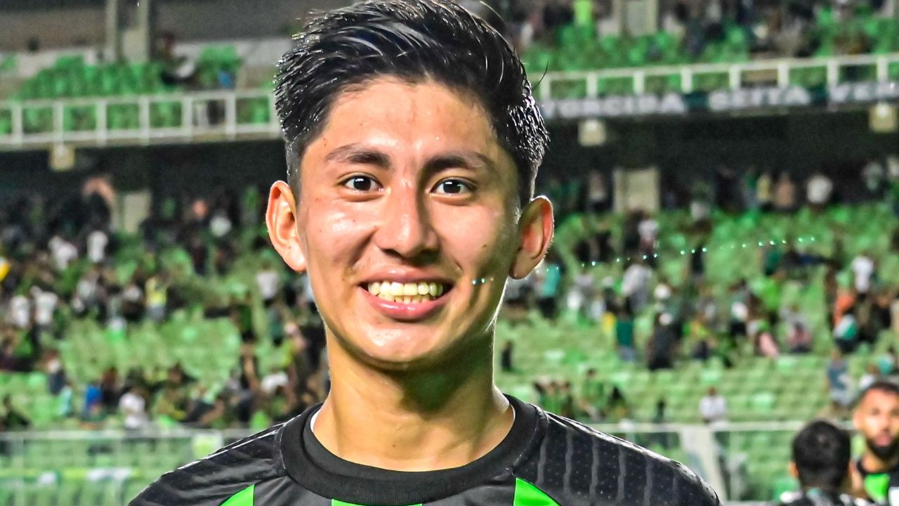 Jogador do América-MG, Miguelito é liberado da prisão após injúria racial