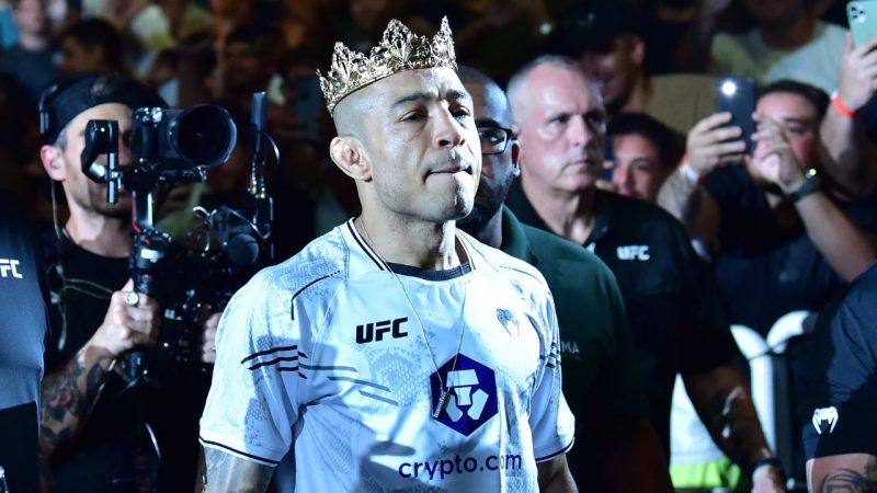 José Aldo passa sufoco, e UFC faz manobra para manter luta