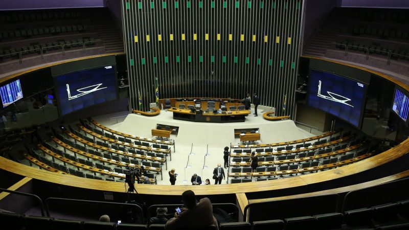 PDT deixa base do governo na Câmara após saída de Lupi