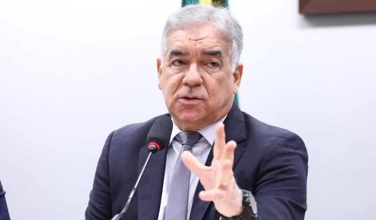 Projeto concede isenção de imposto para mães de múltiplos comprar carro de sete lugares – Notícias