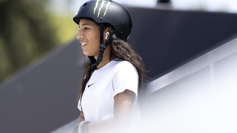 Rayssa Leal estreia na temporada da SLS com vitória na etapa de Miami