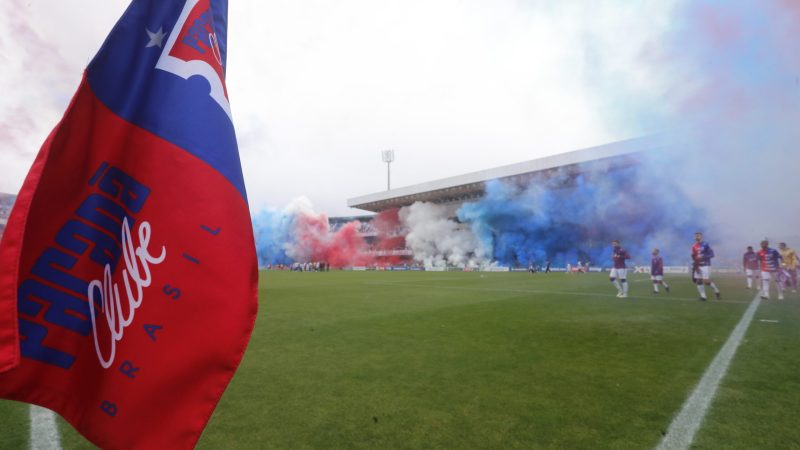 Torcida traz única boa notícia no balanço e social dá prejuízo
