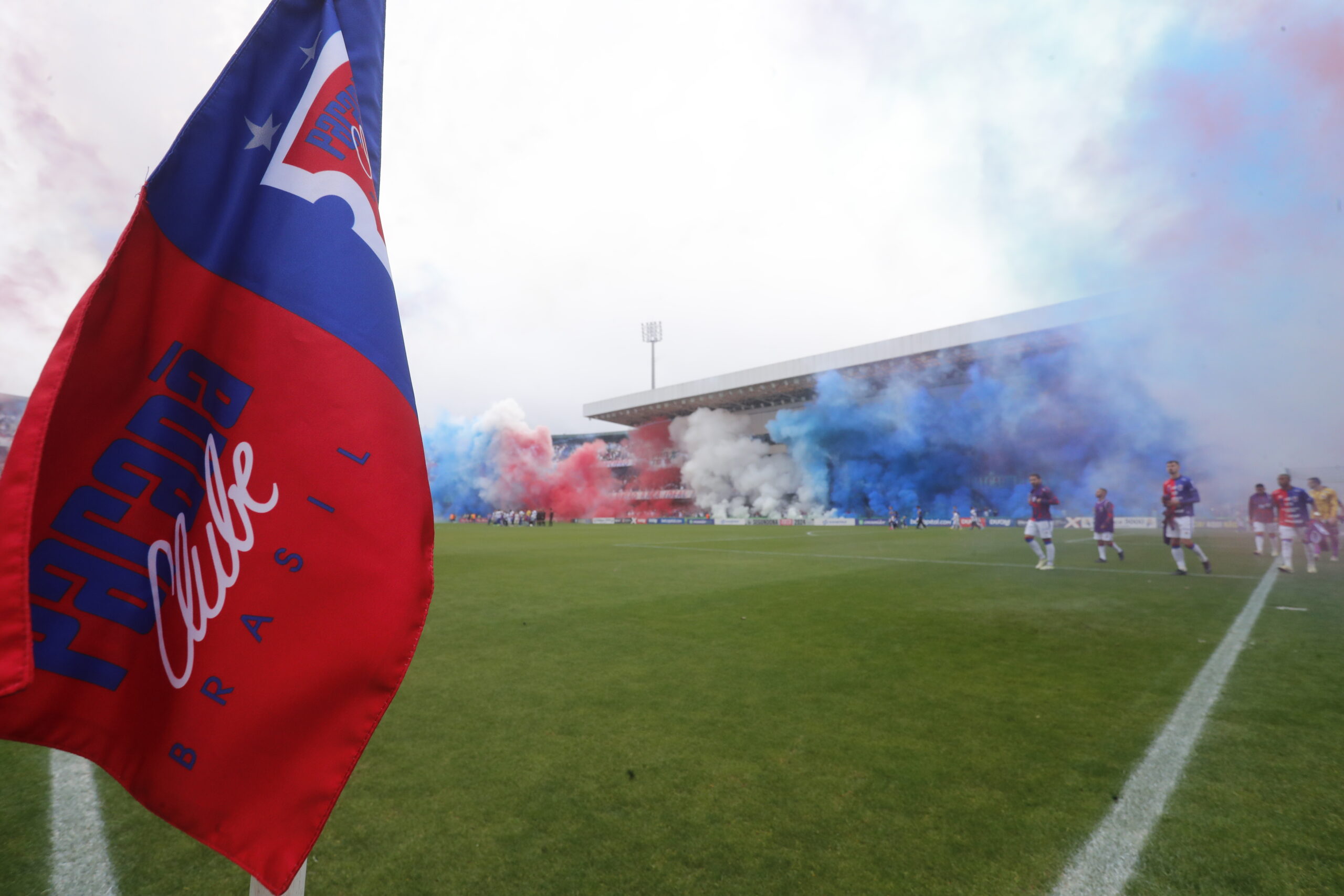 Torcida traz única boa notícia no balanço e social dá prejuízo