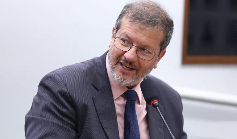 Comissão aprova isenção de tributos em equipamentos de informática vendidos para idosos carentes – Notícias