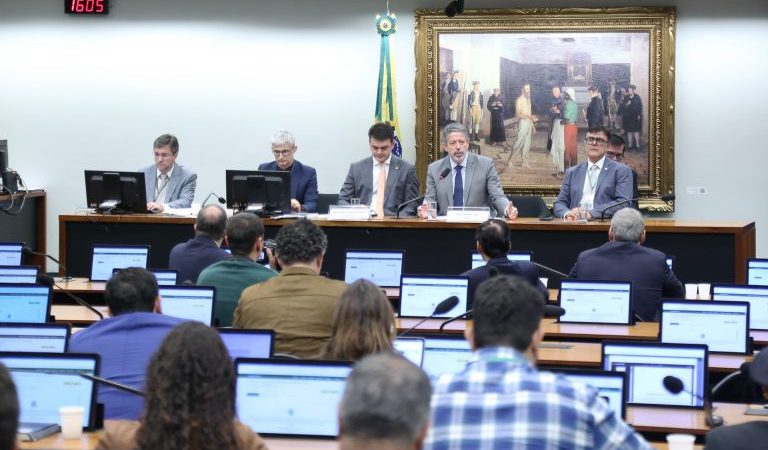 Comissão da Câmara aprova projeto que isenta de Imposto de Renda quem ganha até R$ 5 mil mensais – Notícias